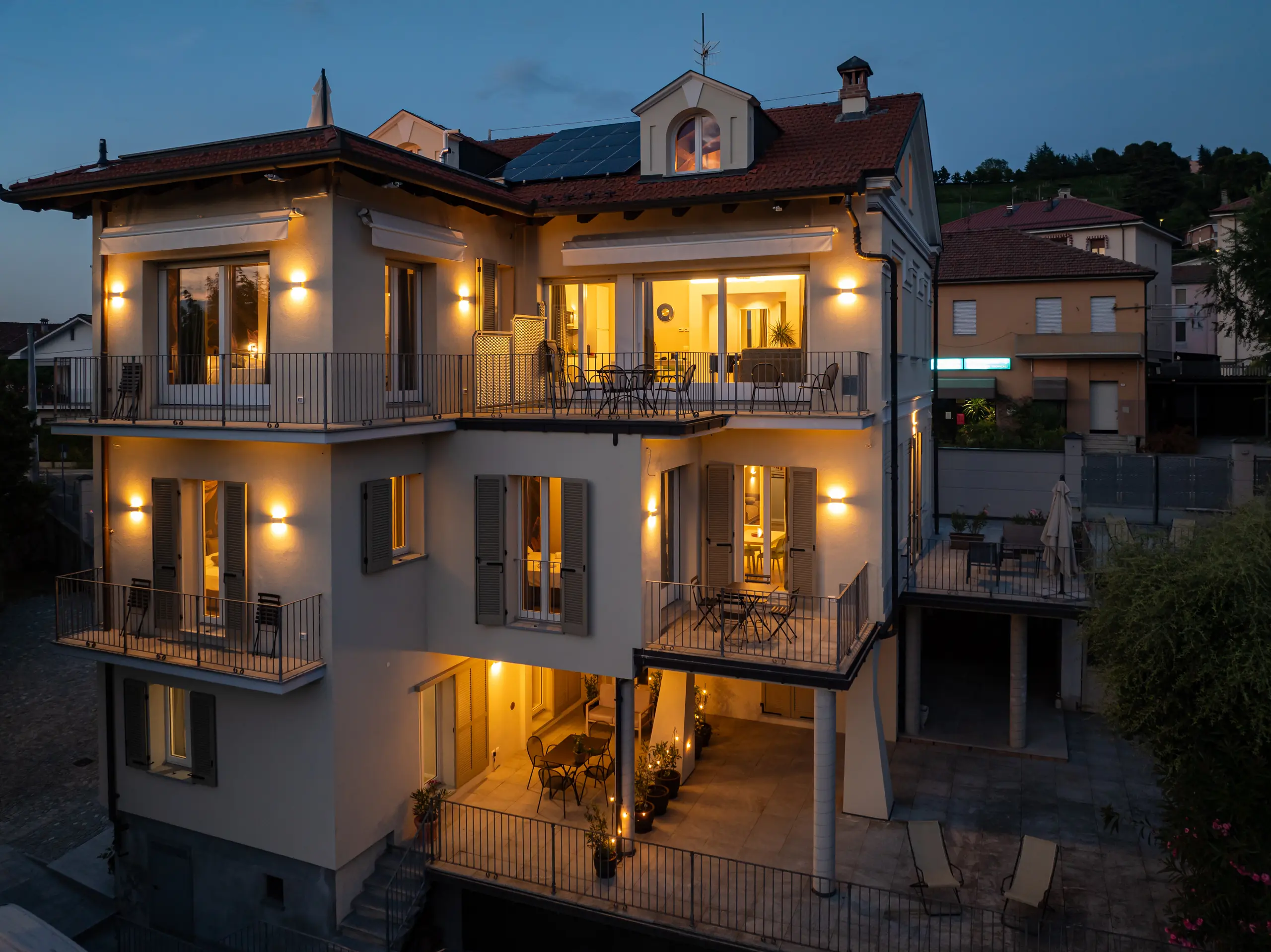 Alba Palace Luxury Apartments - Blue