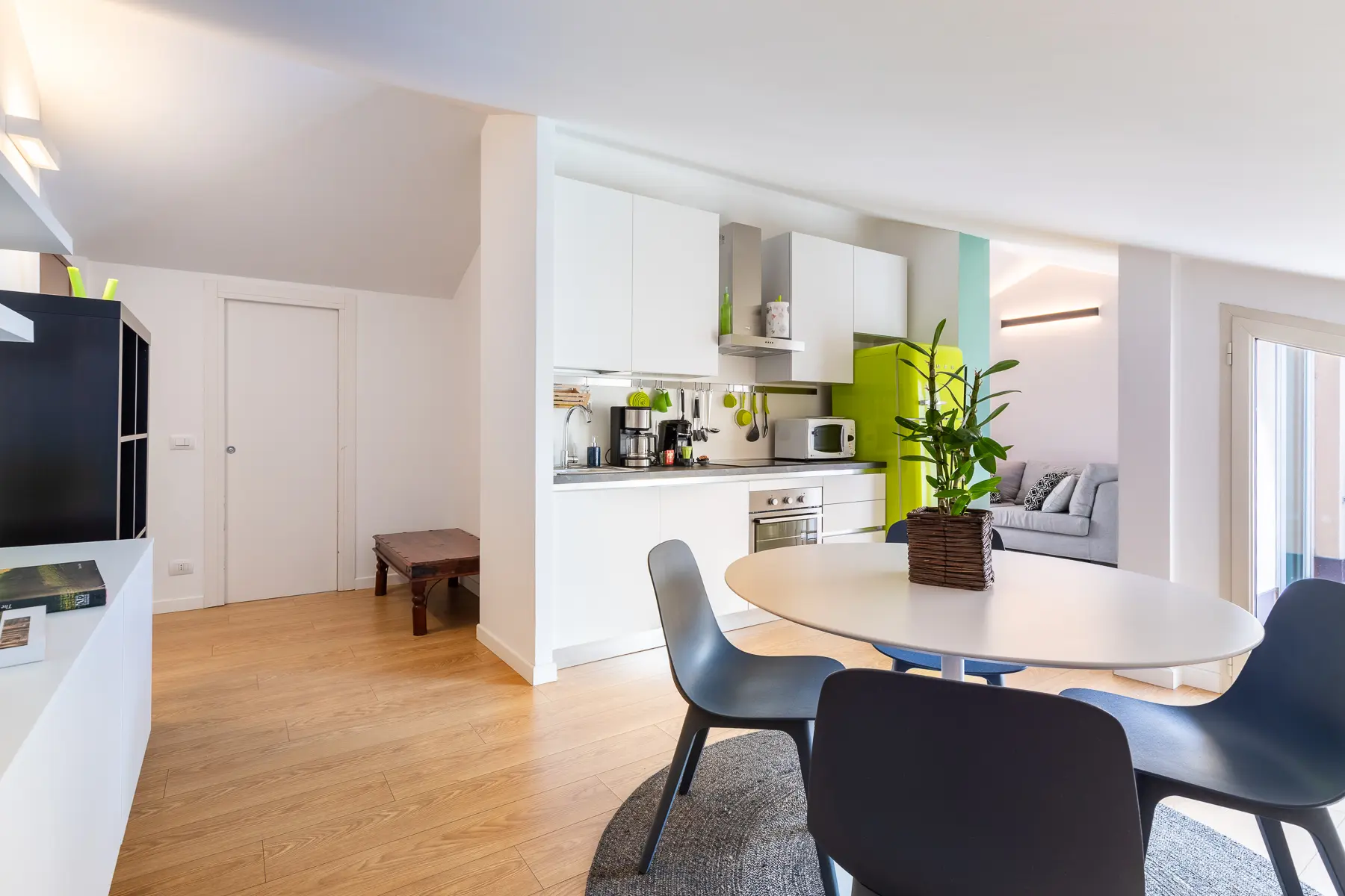 Modern Apartment With Double Terrace and Free Parking